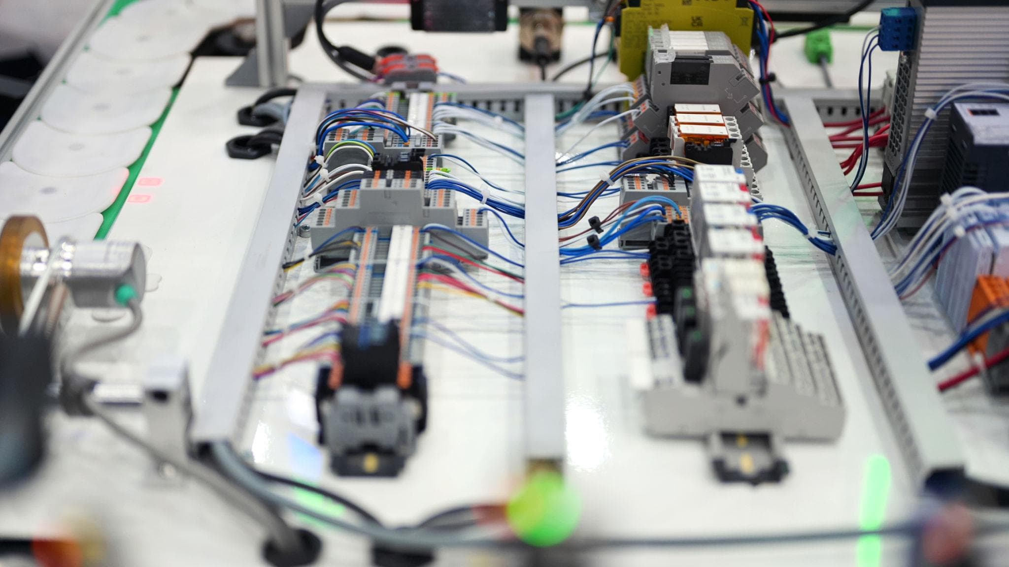 Industrial Sensors vs Controllers: Key Differences and How They Work Together | Industrial Partner